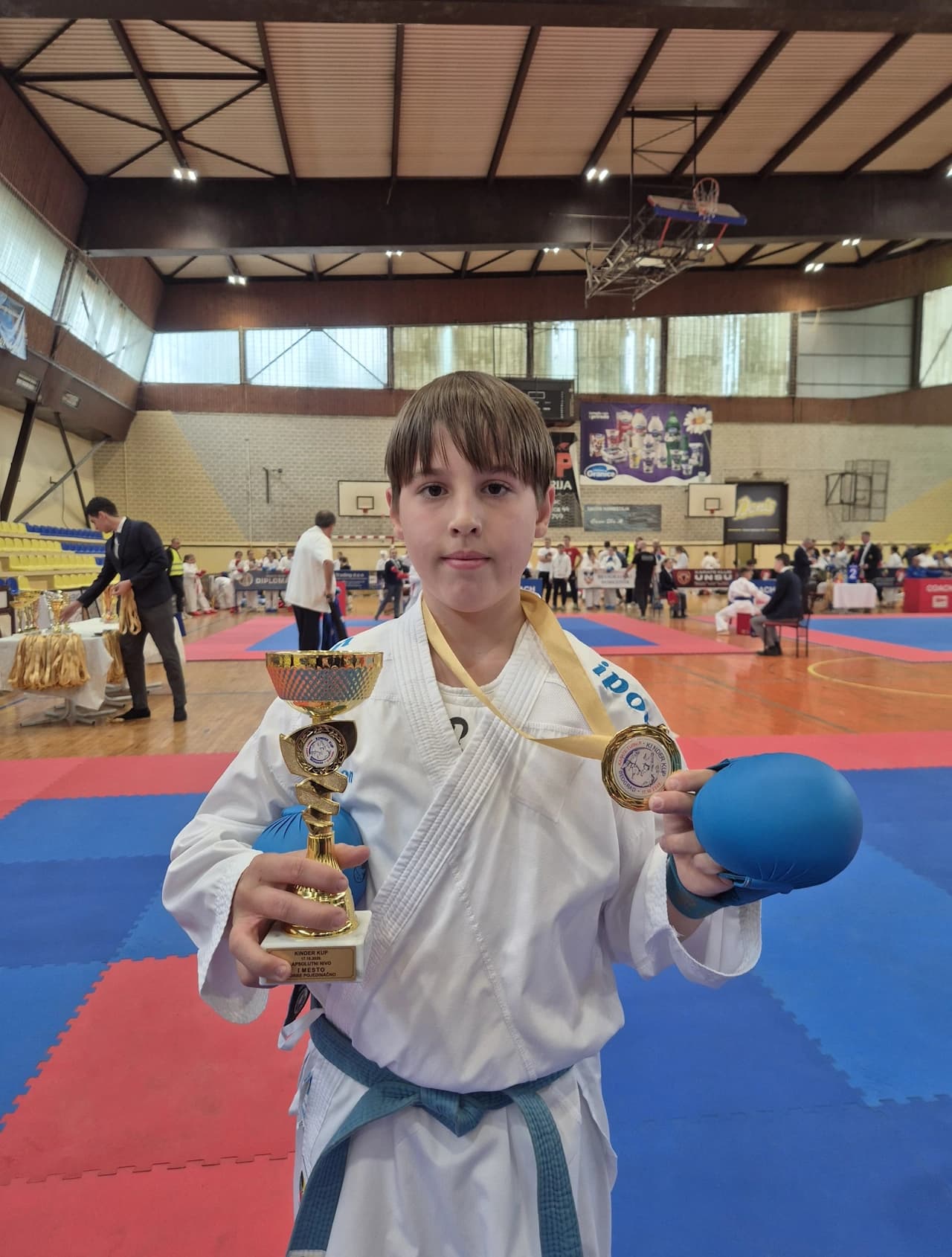 Mladi karatisti osvojili devet medalja na Kinder kupu u Mladenovcu