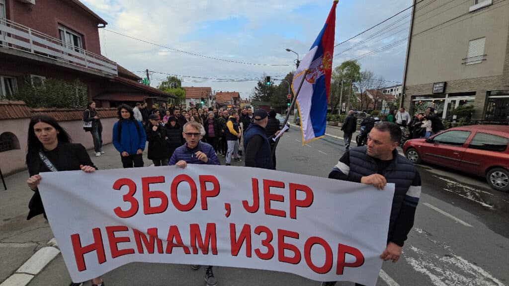 „Zbor, jer nemam izbor“: Stanovnici Batajnice i Ugrinovca održali prvi plenum