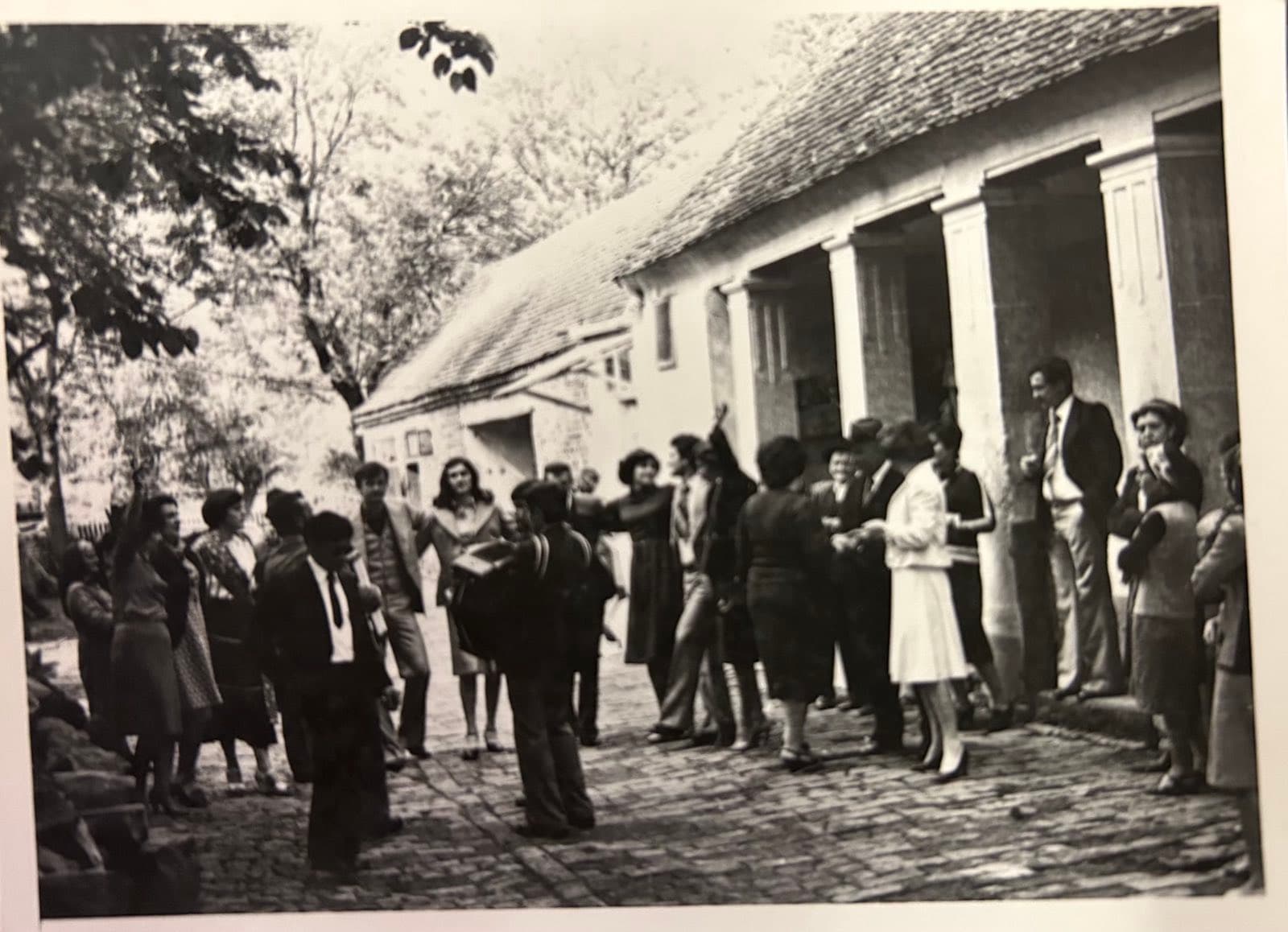 Svadbe u Batajnici sedamdesetih – spoj tradicije i vremena u kojem se živelo